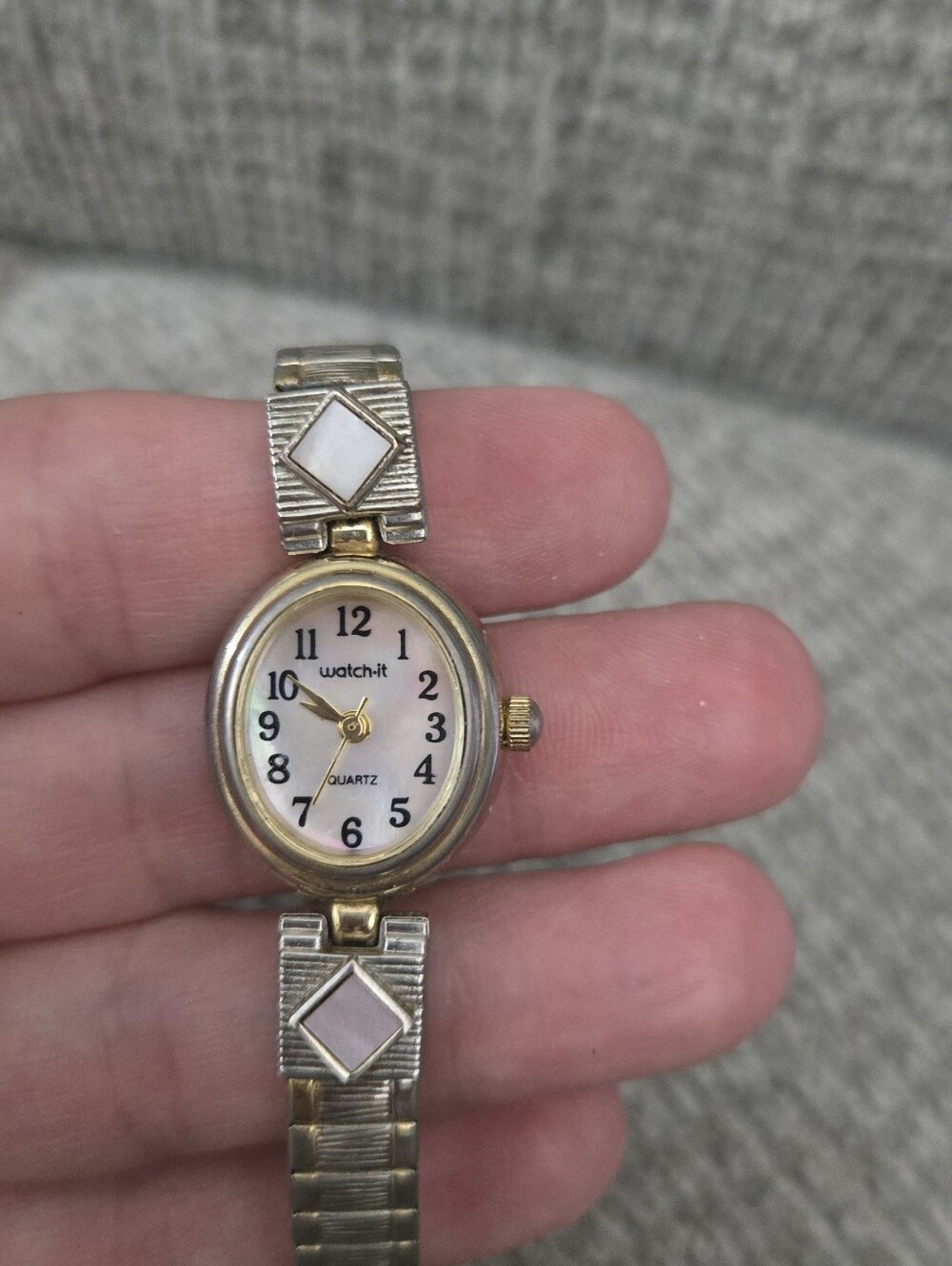Watch-it Womens Quartz Watch Silver Gold Tone Expansion Band MOP Face